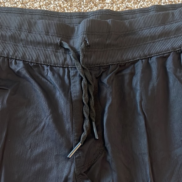 The north face shorts - Picture 3 of 6
